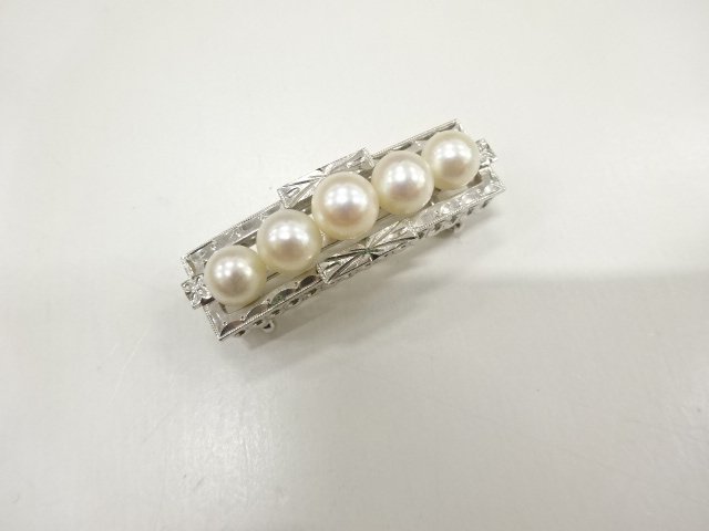 JAPANESE KIMONO / ANTIQUE PEARL OBIDOME (SASH CLIP)
